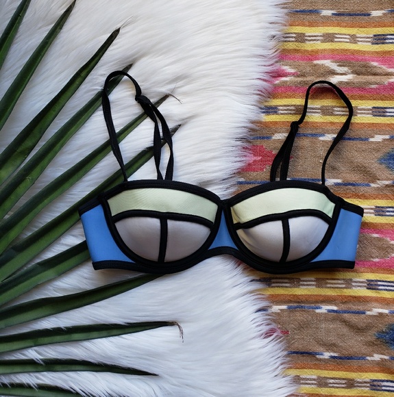 triangl swimwear Other - Triangl Color Block Bikini Top Size S